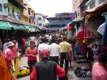 Le marché (extérieur)